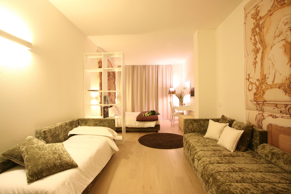 Hotel Castello Di Santa Vittoria 26/47
