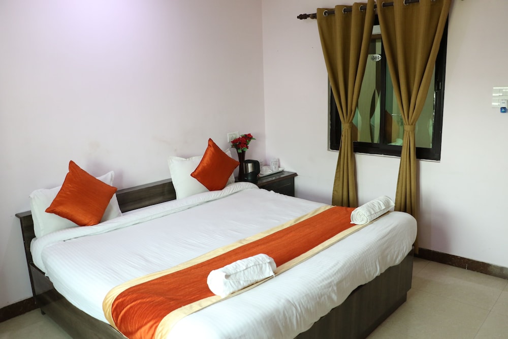 Hotel Sarweshwary 31/47