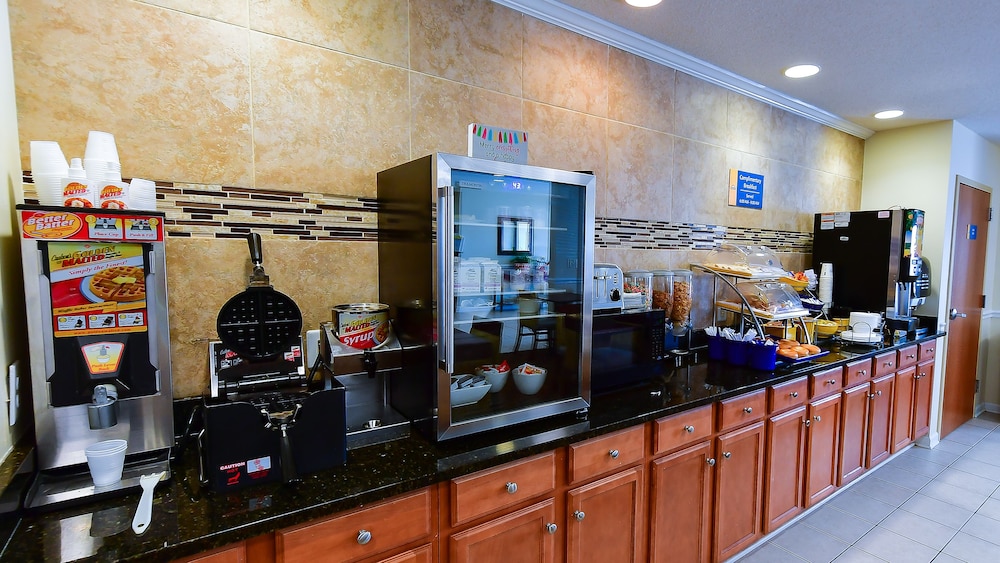 Days Inn By Wyndham Burlington East 27/31