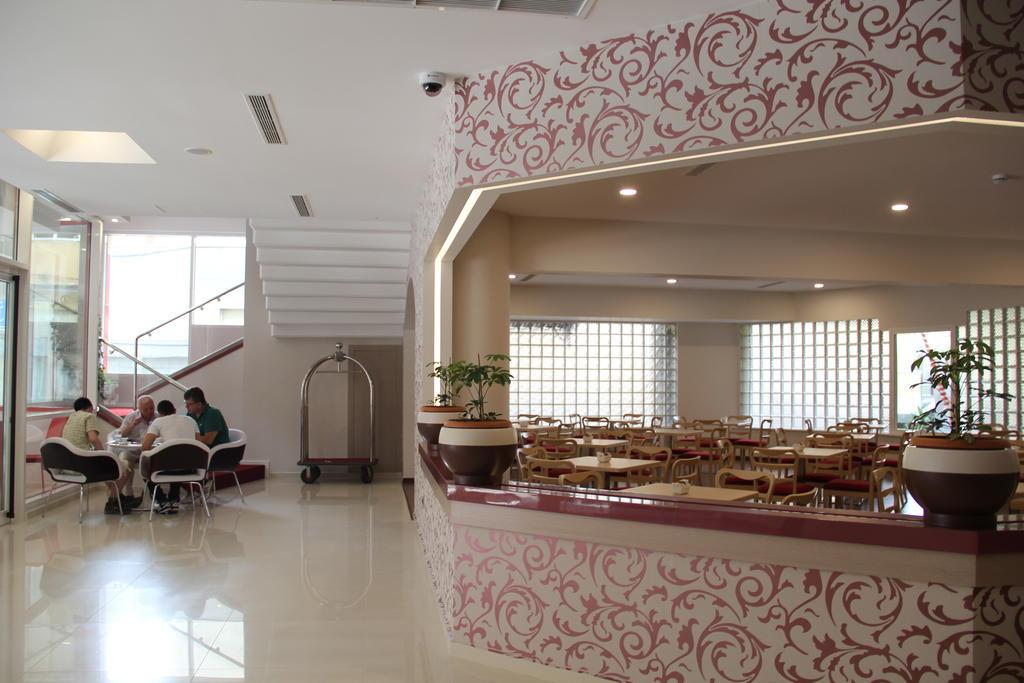 Sky 2 Hotel 30/38