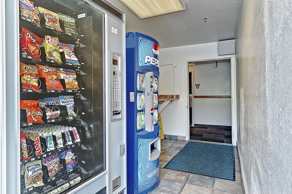 Motel6 Glenview, IL - Chicago North 10/60