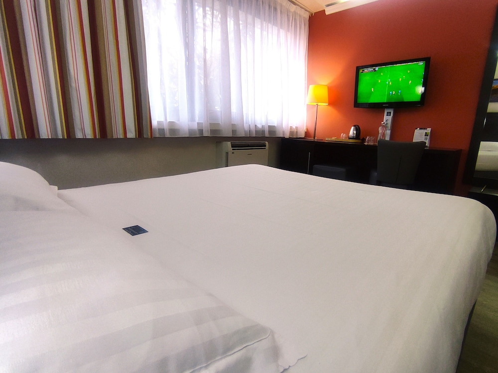 Logis Hotel Black and Green 20/50