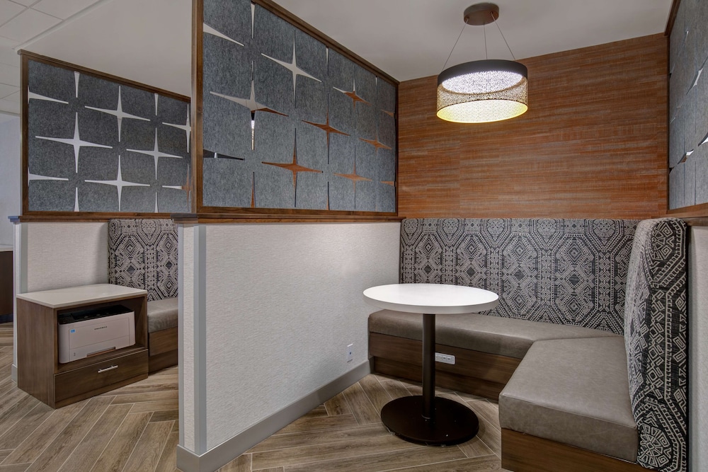 Hampton Inn Santa Fe South Nm 34/52