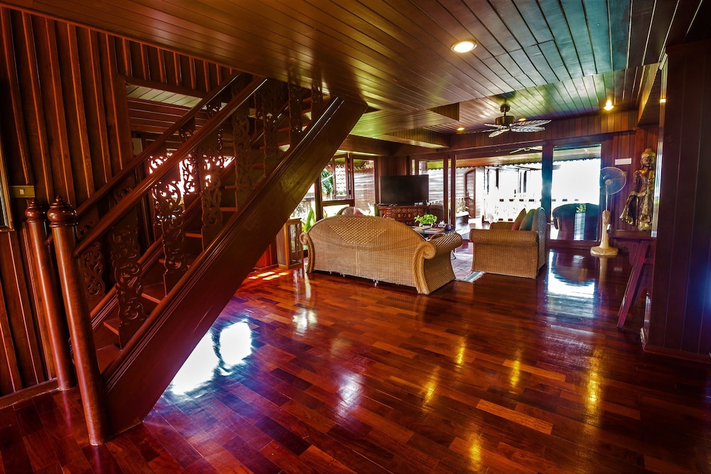 Erawan Villa Hotel 20/50