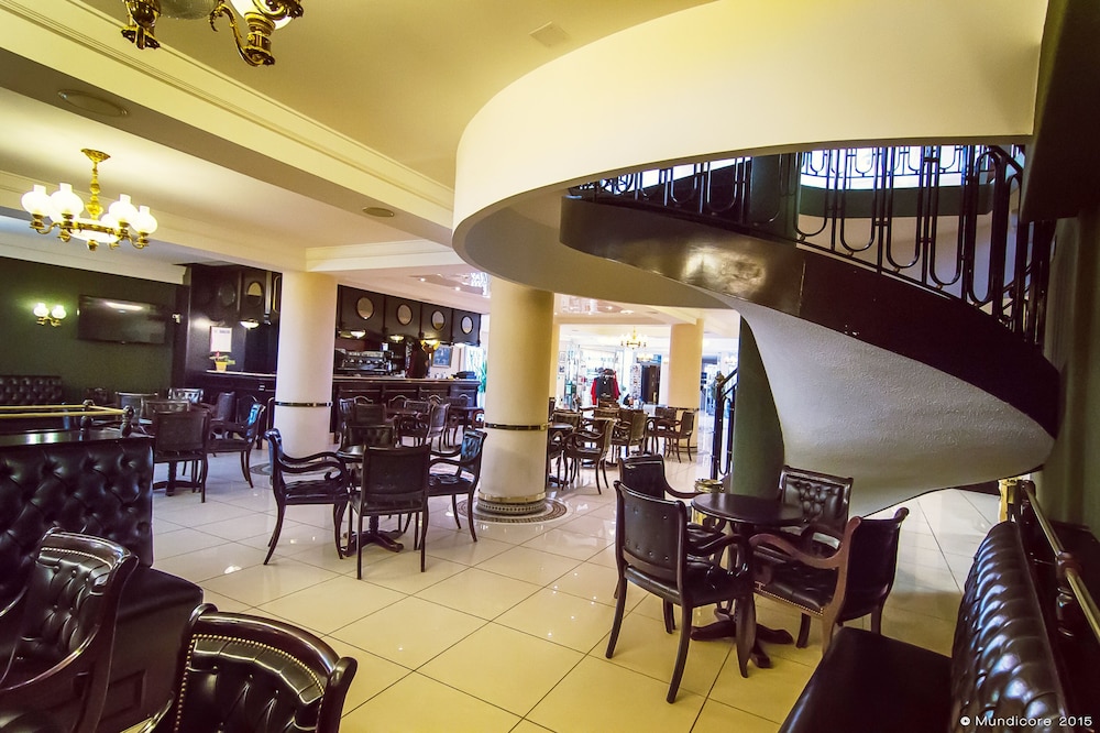 Hotel Christ Roi 46/64
