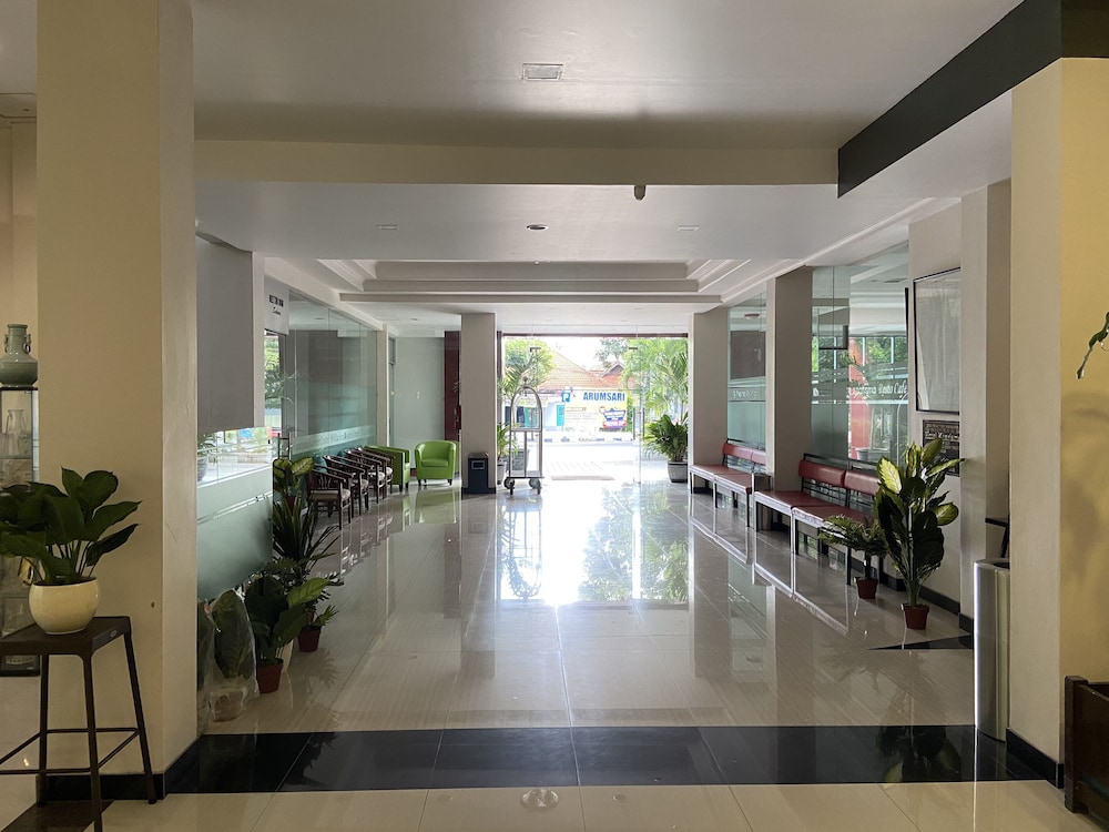 Hotel Kharisma 12/53