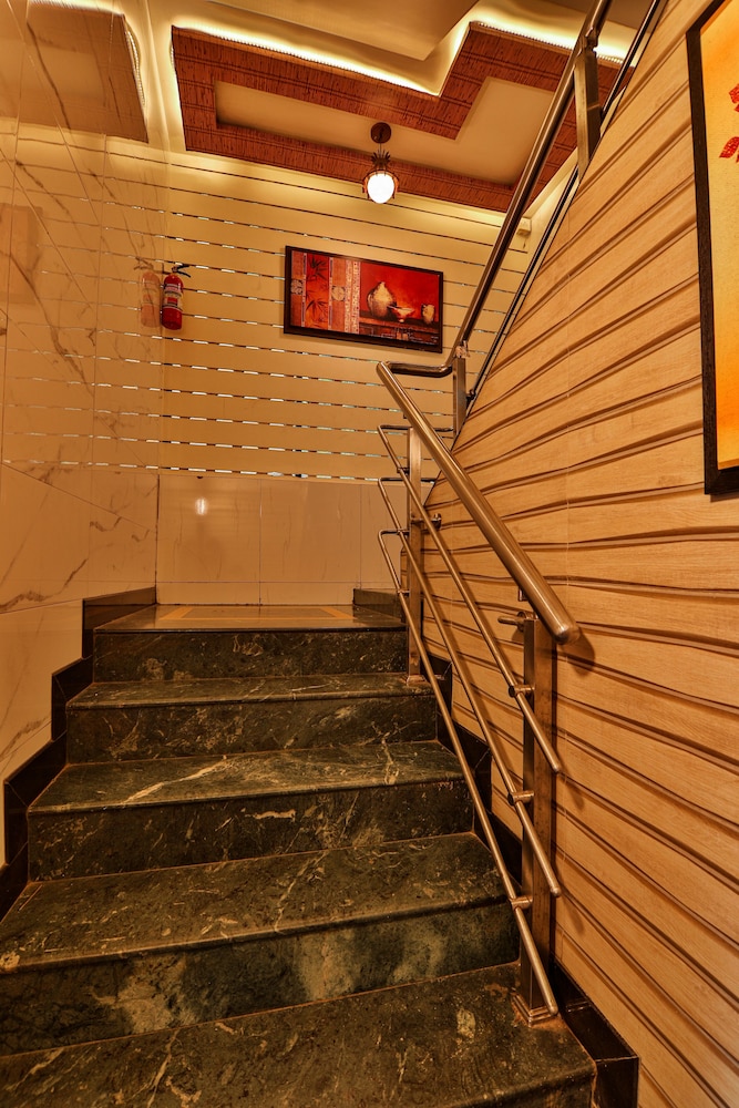 La Hotel Metro 39/45