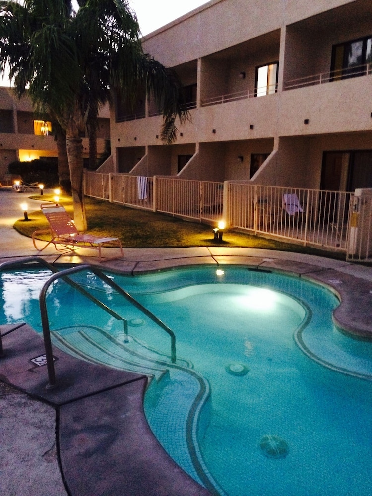 Miracle Springs Resort Spa 10/71