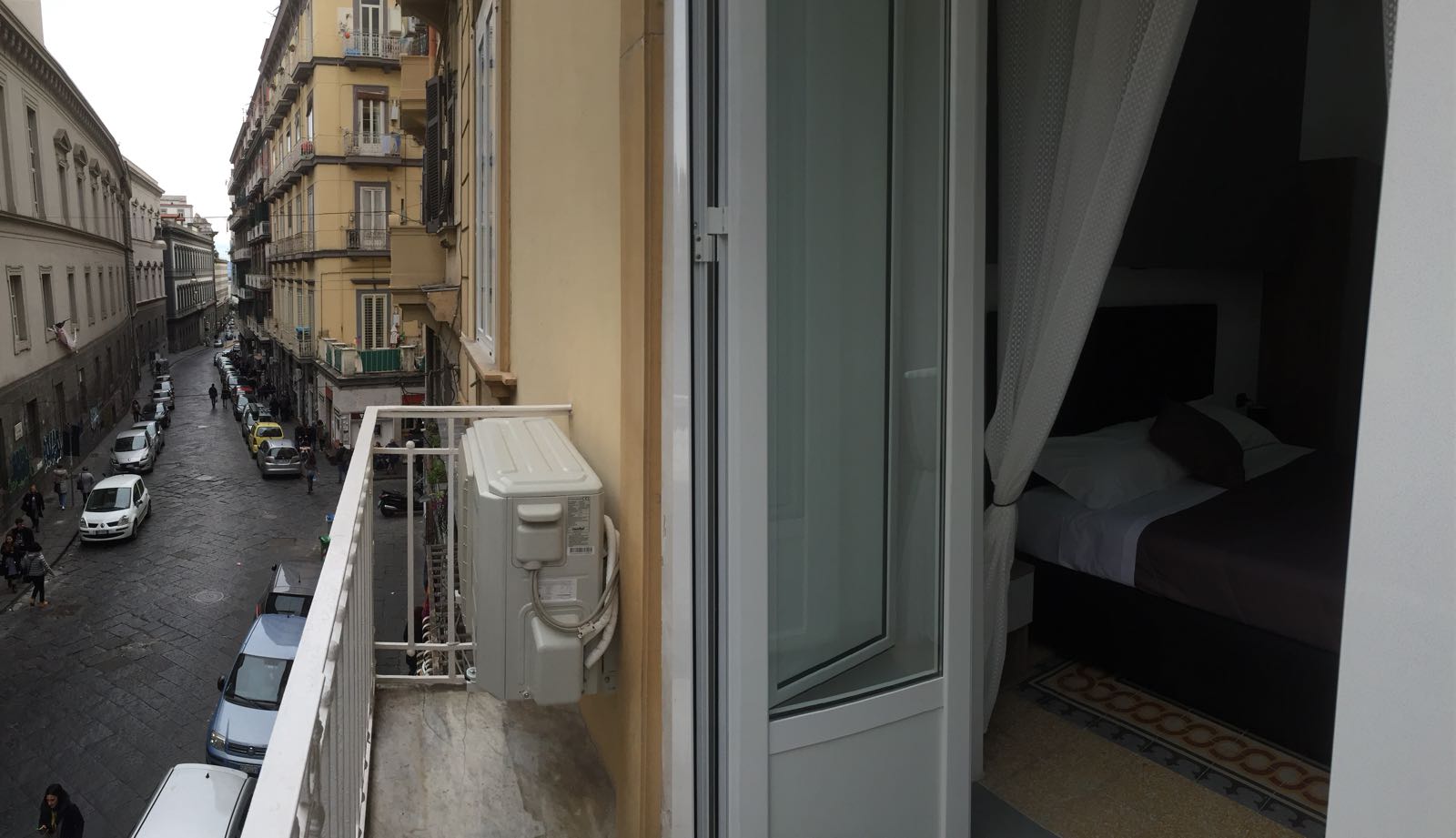 MB95 - Mezzocannone Luxurious Bed&Breakfast 7/15