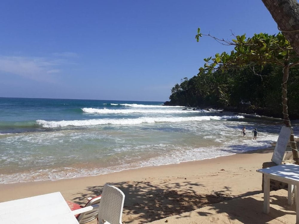 Coral Beach Hotel 14/23