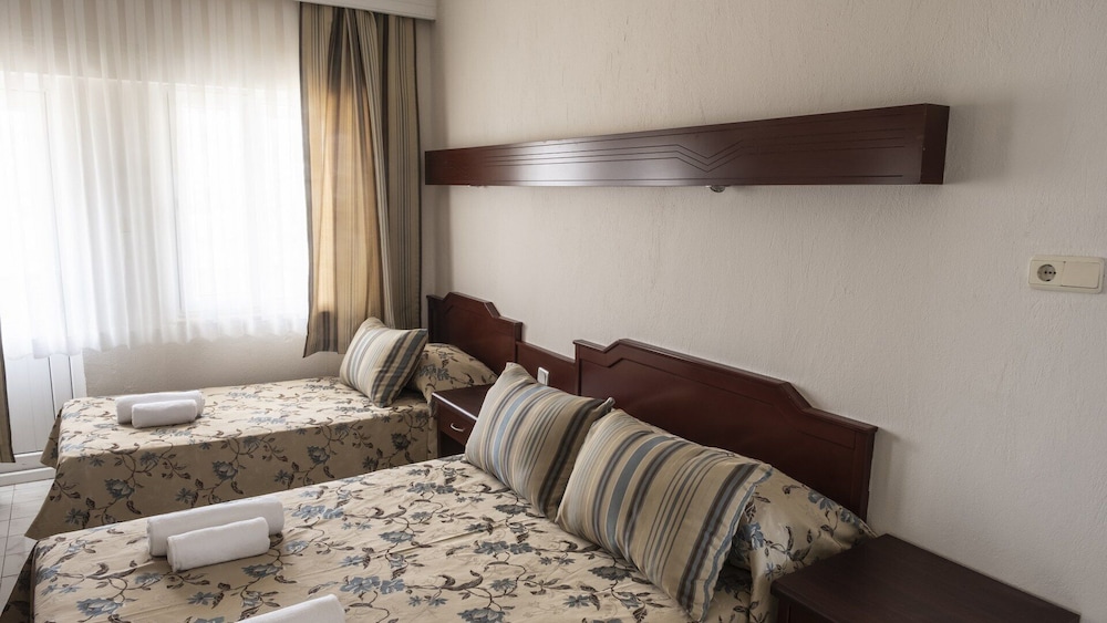 Side Spring Hotel 23/46