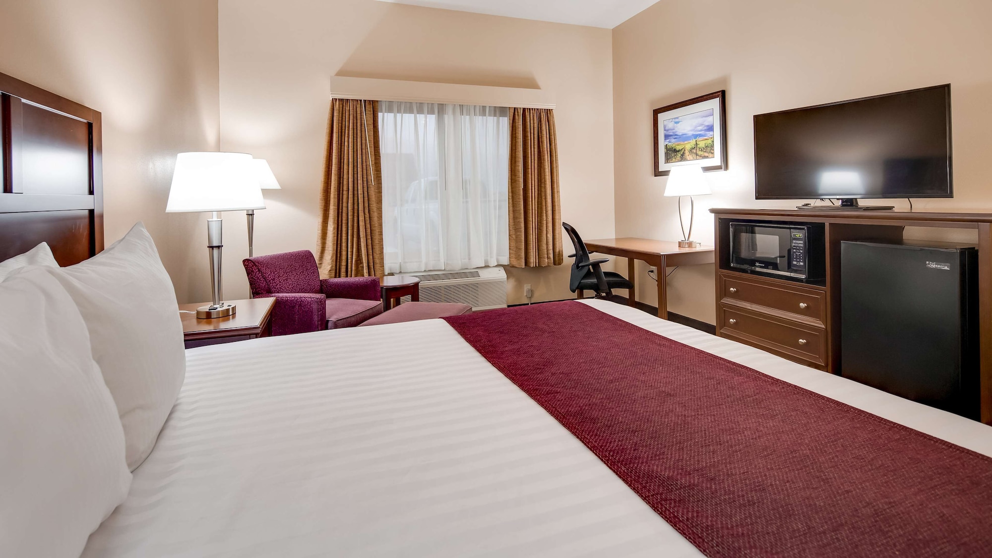 Standard, King Bed, Vineyard View
