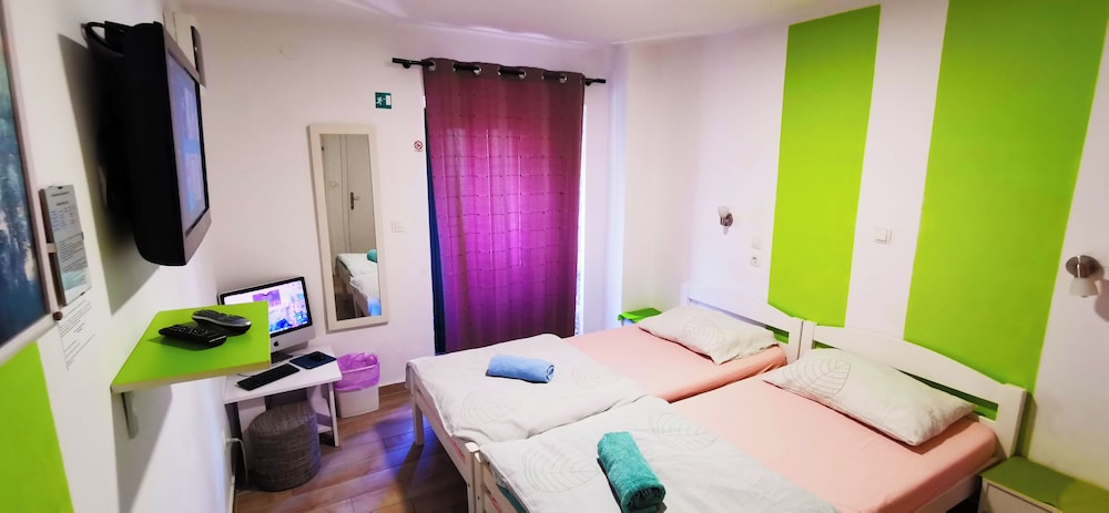 Croparadise Hostel 16/50