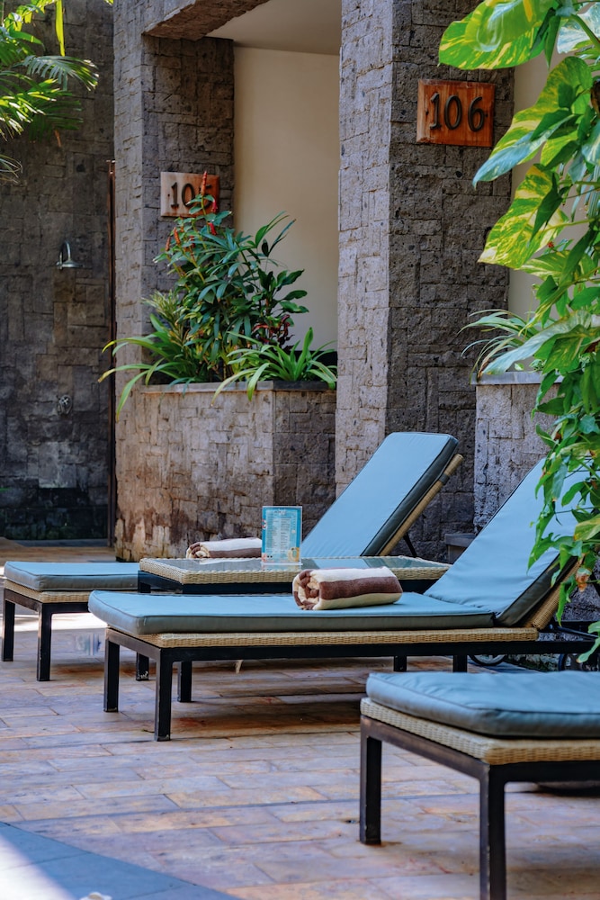 Akana Boutique Hotel 45/63