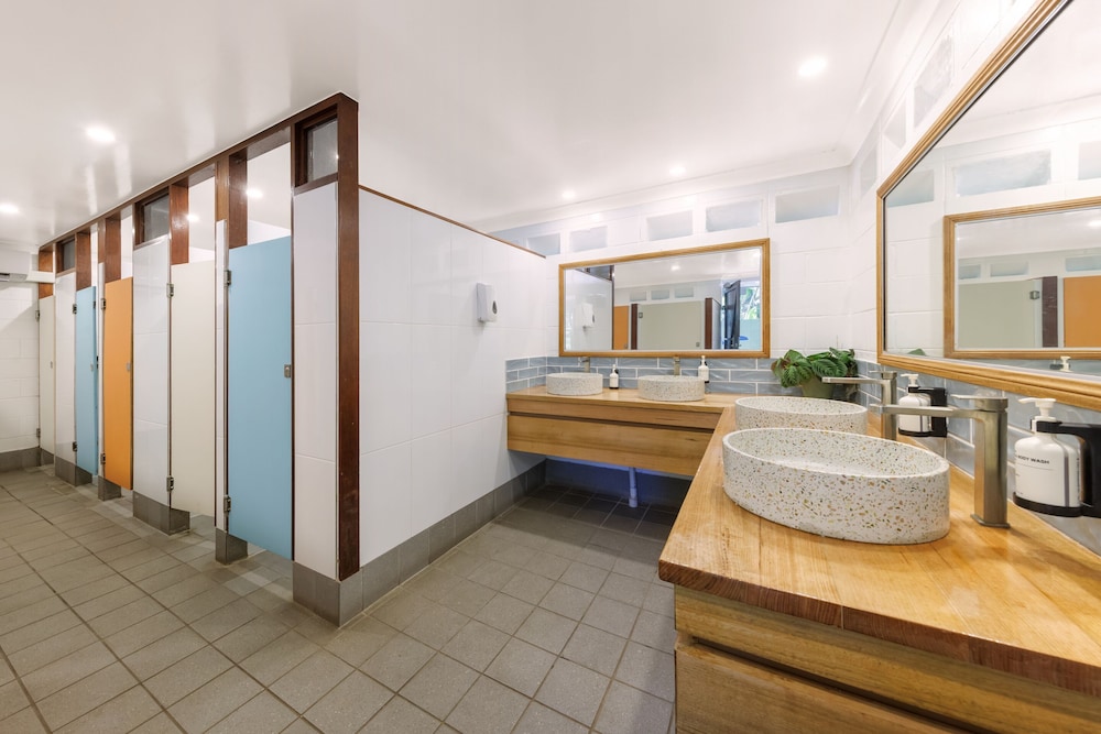 Selina Magnetic Island 5/50