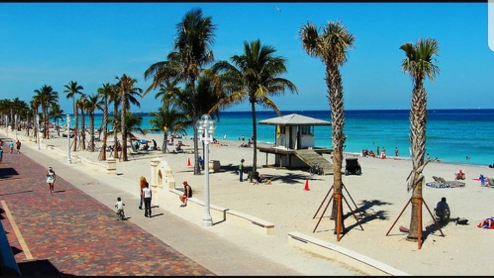 Hampton Inn By Hilton Hallandale Beach Aventura 7/37