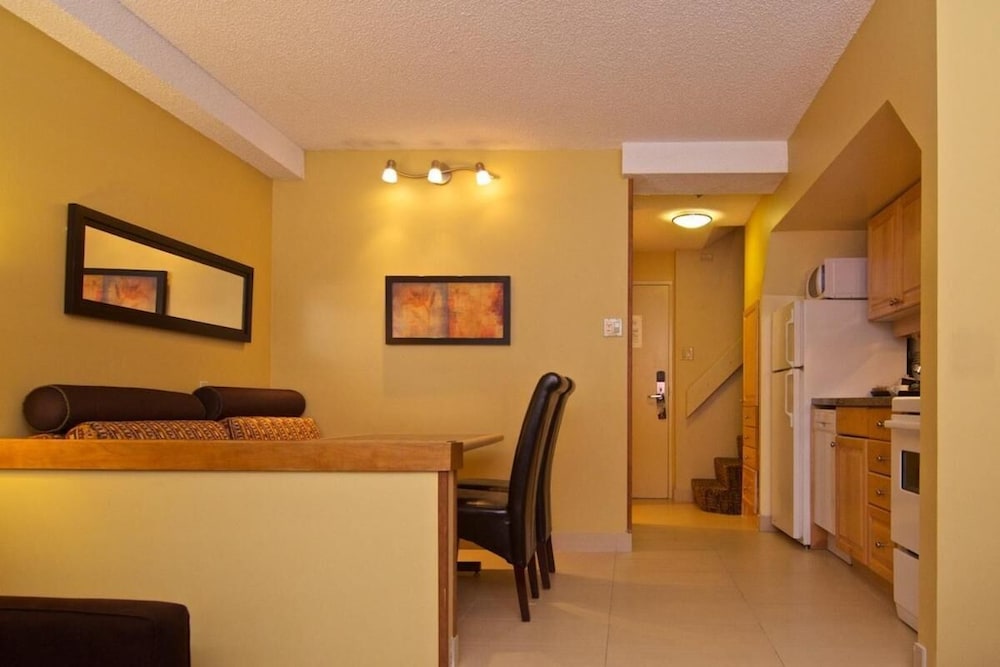 Mountain Side Hotel Whistler By Executive 31/63