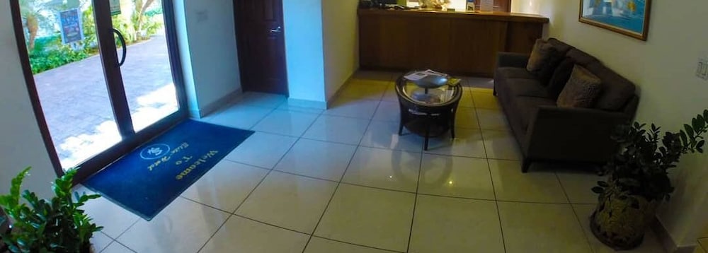 Elite Hotel 33/42