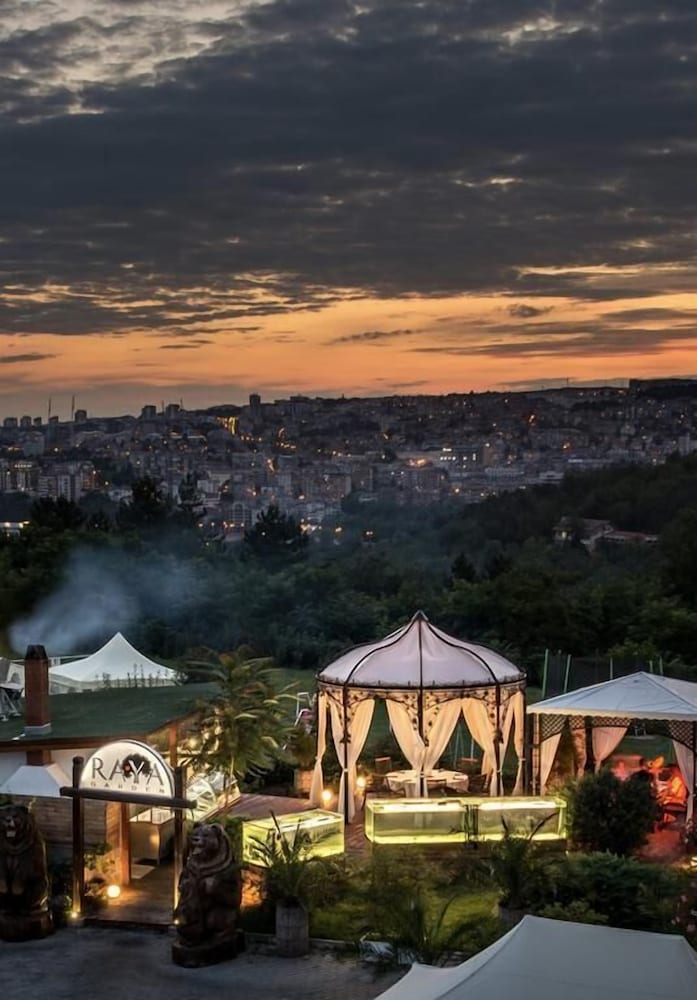 Park Hotel Raya Garden 49/58