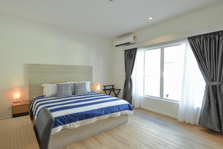 Courtyard, Double Bed