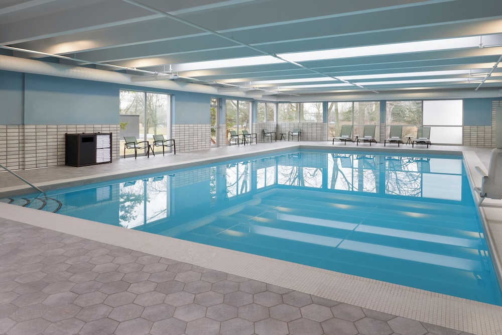 Four Points by Sheraton Point Edward Sarnia 30/62