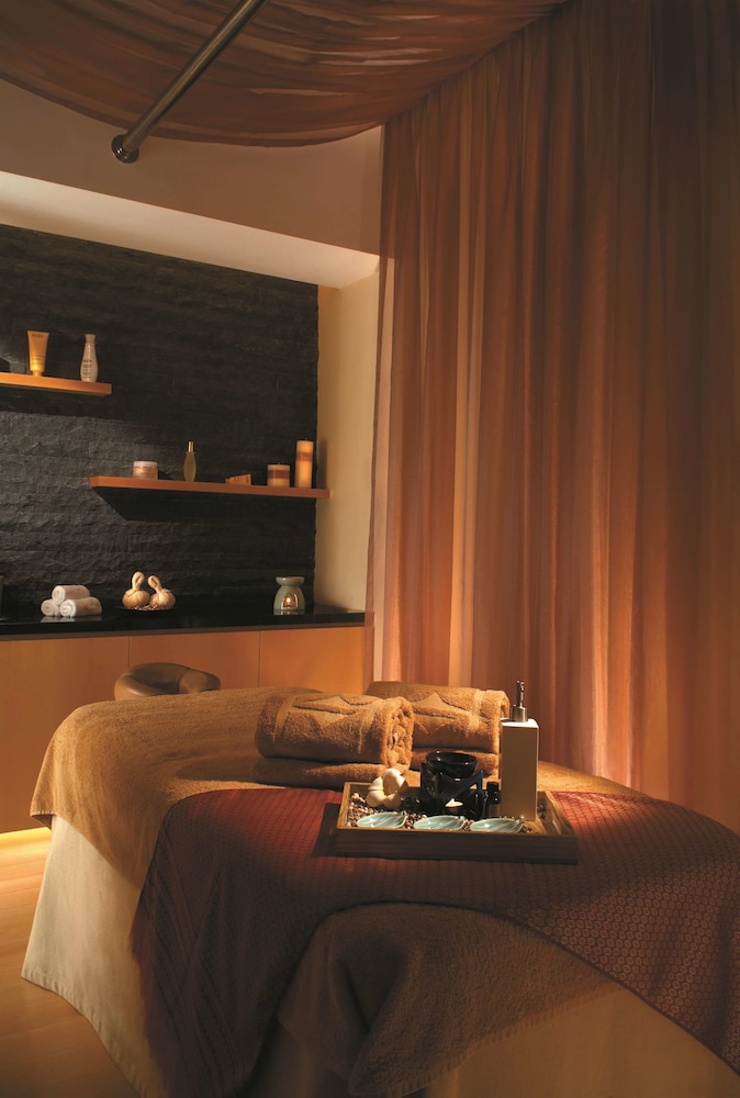 Kowloon Shangri-La Hong Kong 34/69