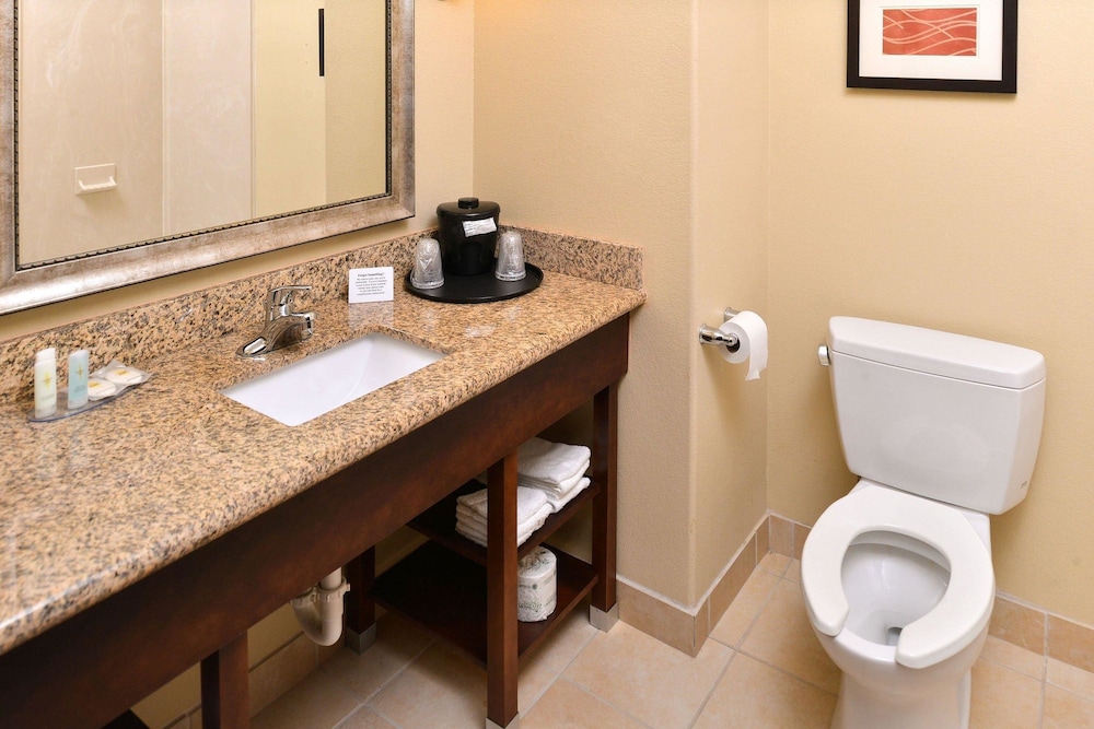 Comfort Inn and Suites Mexia, TX 57/59