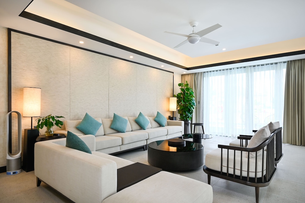 Emerald Ho Tram Resort 26/47