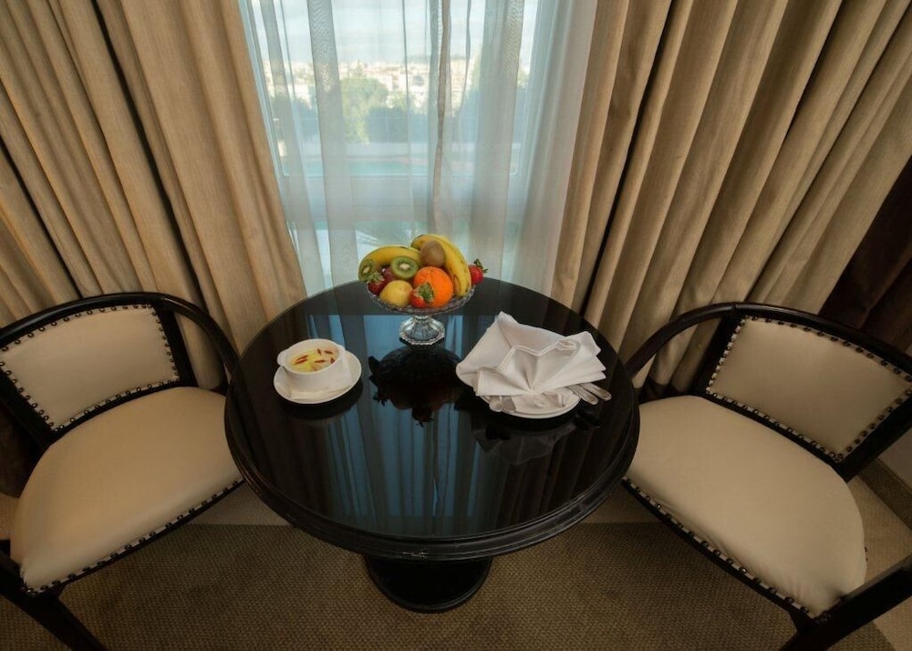 Century Park Hotel 25/38