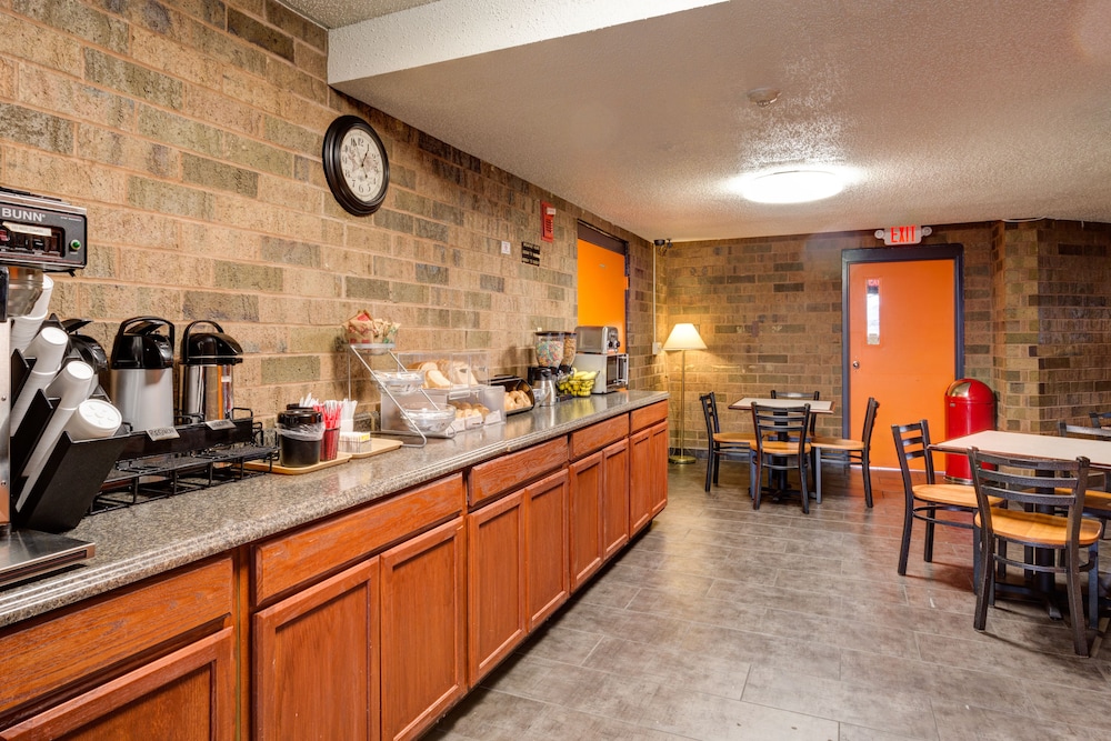 Travelodge Cleveland/Willoughby 27/29