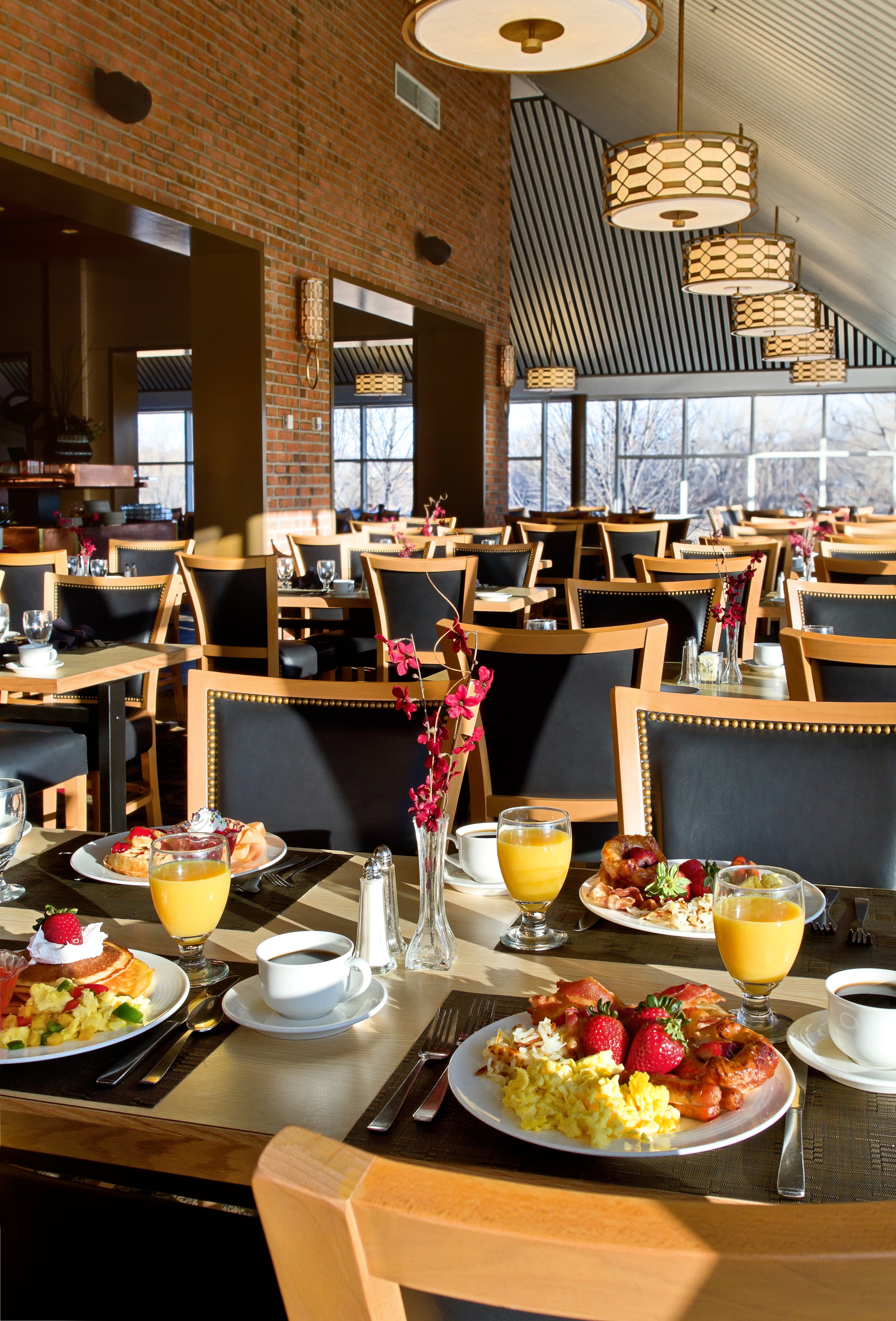 Crowne Plaza Minneapolis West 37/60