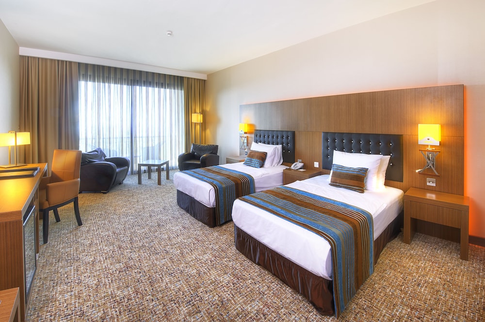 Korineum Golf & Beach Resort 3/33