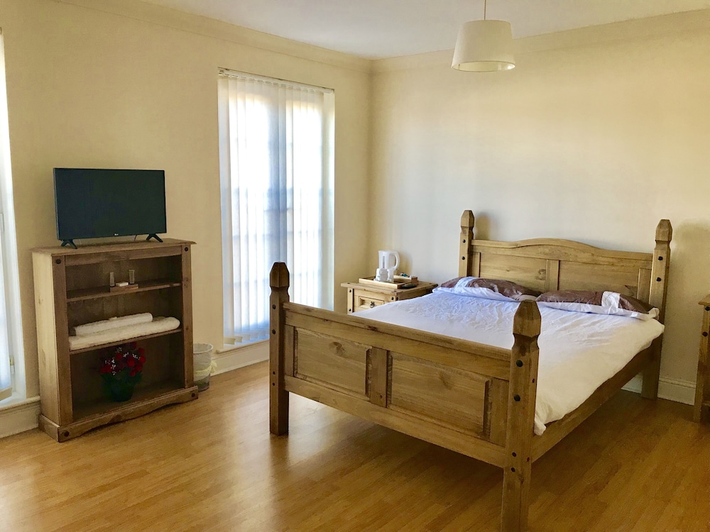 Inverness City Rooms 22/43