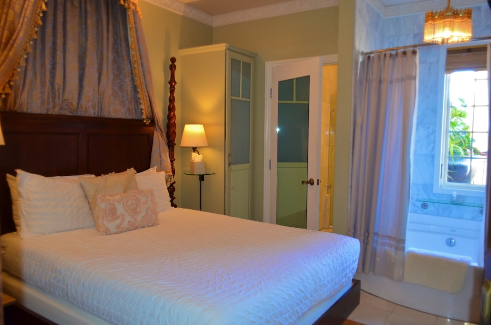 Hotel 1110 - Adults Only 18/75