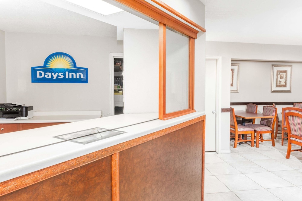 Days Inn by Wyndham Fort Wayne 5/21