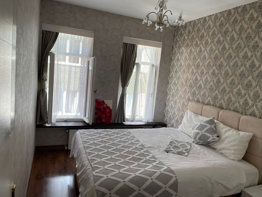Moda Suites 7/50