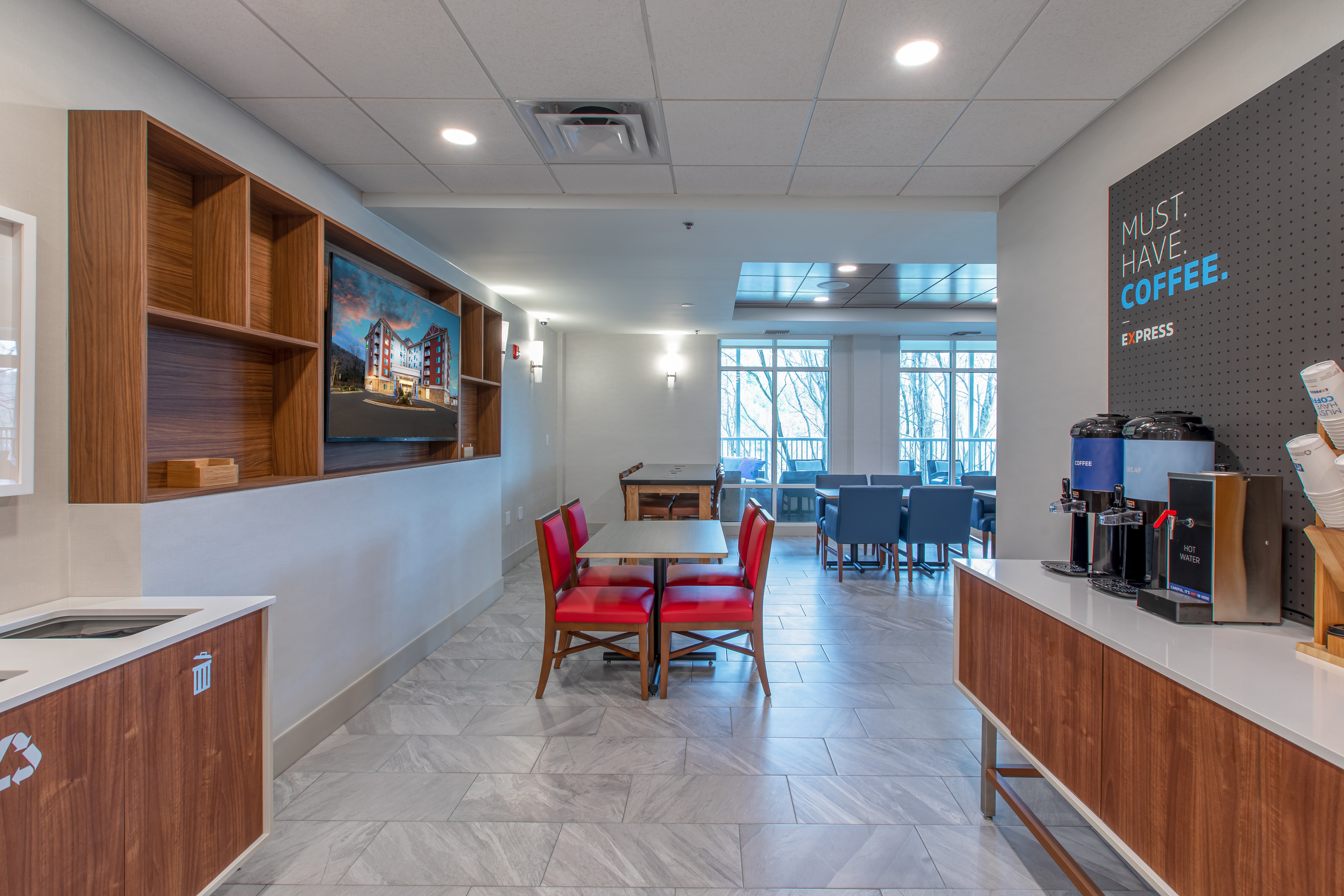 Holiday Inn Express and Suites Asheville Downtown 30/50