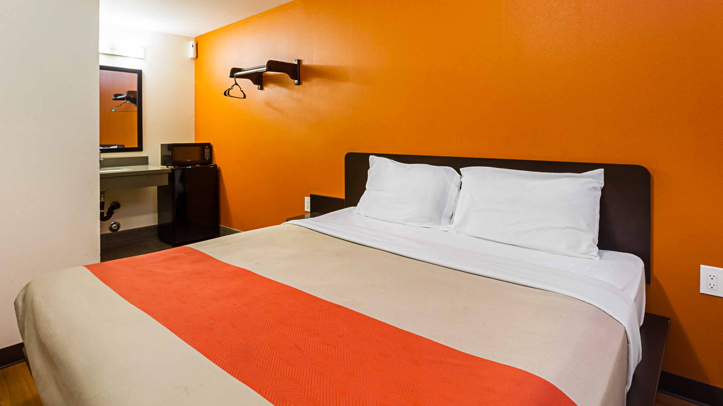 Motel6 Hesperia, CA - East 14/34