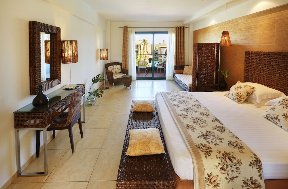 Ilio Mare Beach Hotel by GHH 29/75