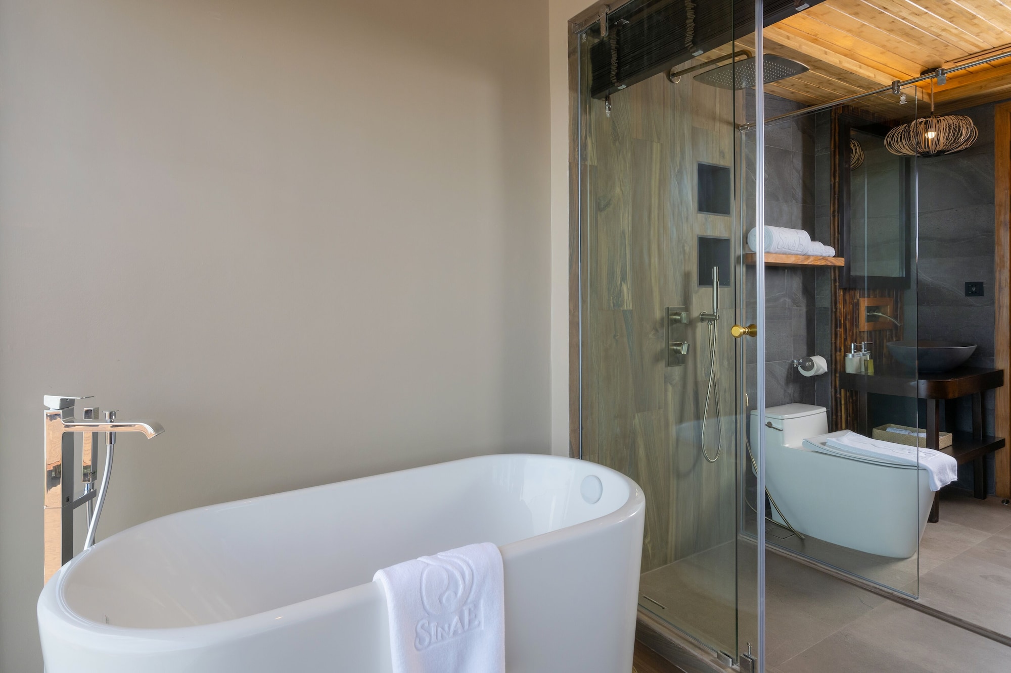 استوديو بسريرين منفصلين بإطلالة على البحر، Sinae Phuket Luxury Hotel 9/9