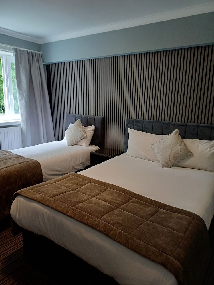 Kings Park Hotel 29/56