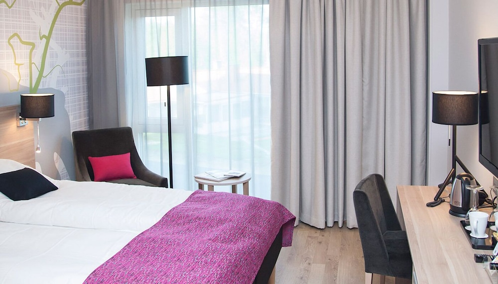Standard, Twin Beds