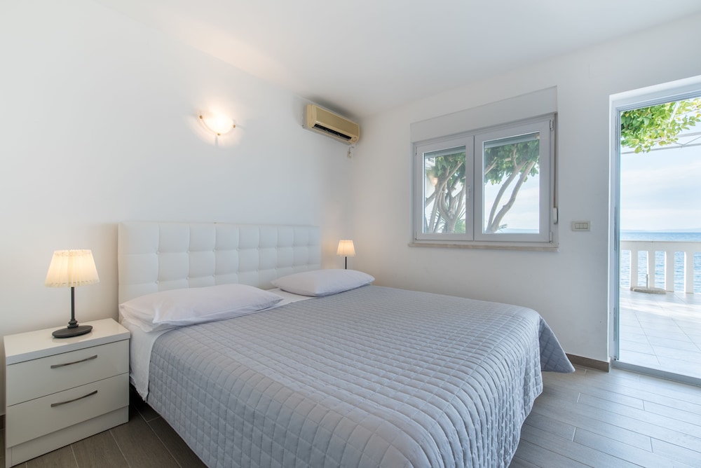 VILLA ZANIC 25/50