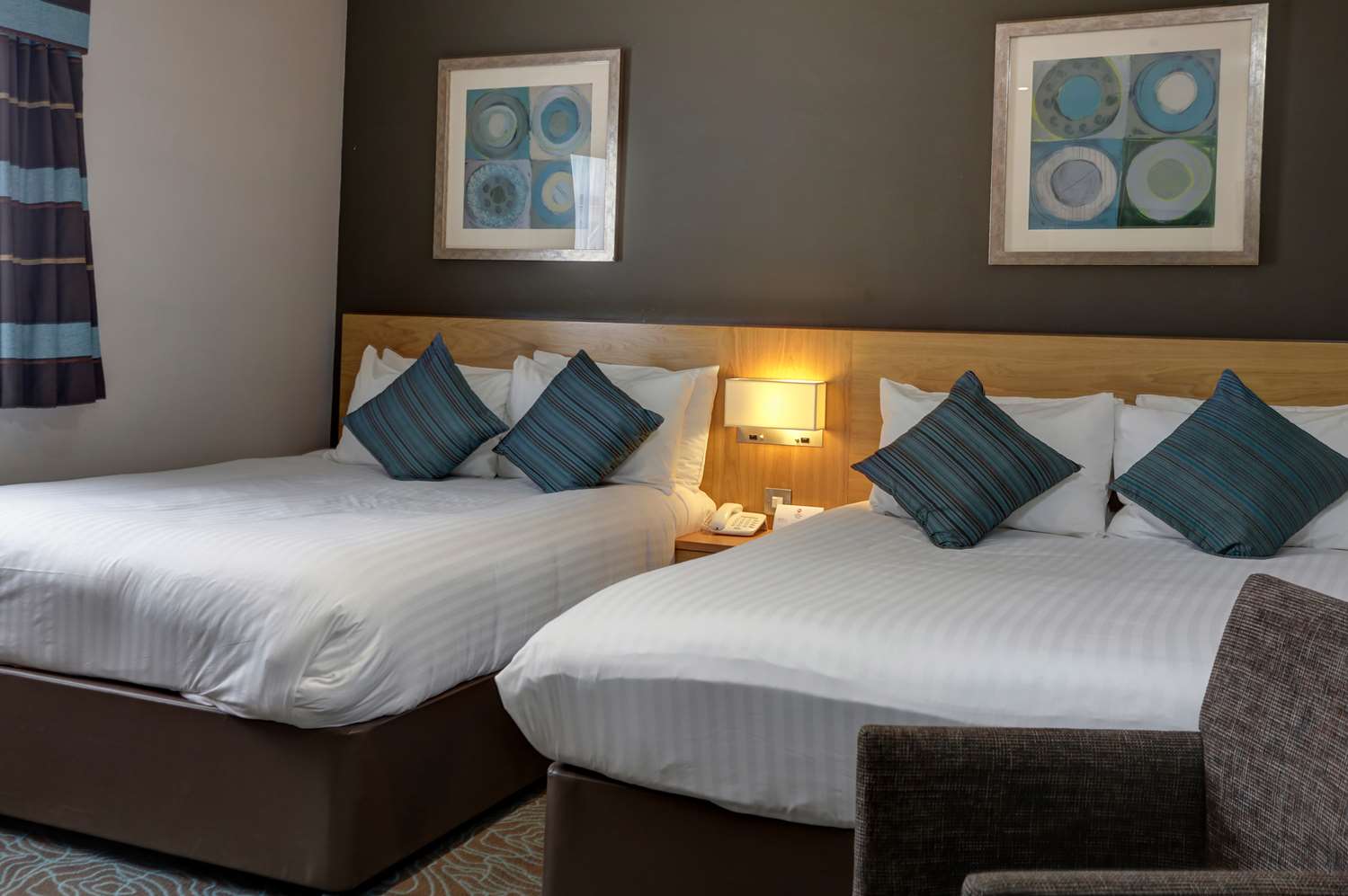 Standard, 2 Double Beds