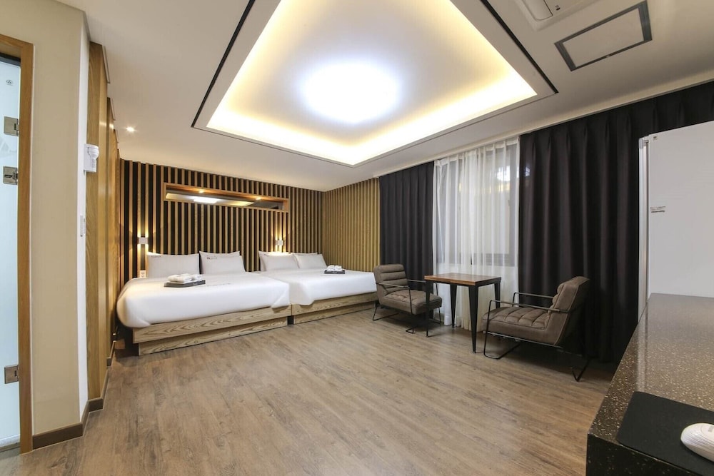 Stay 1 Hotel 19/49