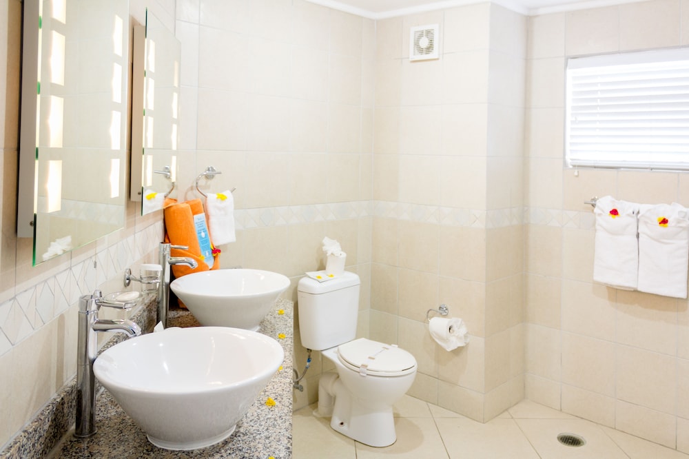 Bay Gardens Beach Resort and Spa 23/75