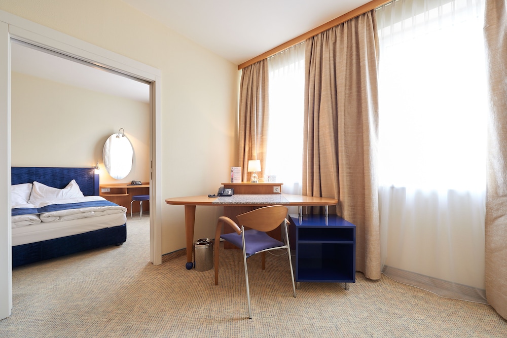 Mamaison Hotel Chain Bridge Budapest 10/50