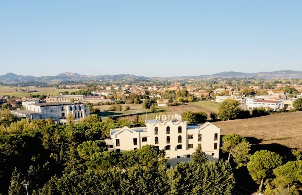 Il Grifo Hotel E Bisteccheria Toscana 57/63