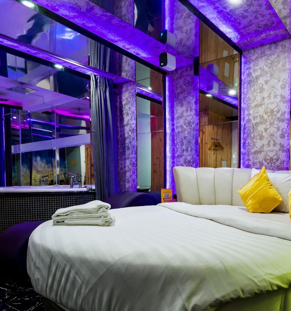 suite, sauna