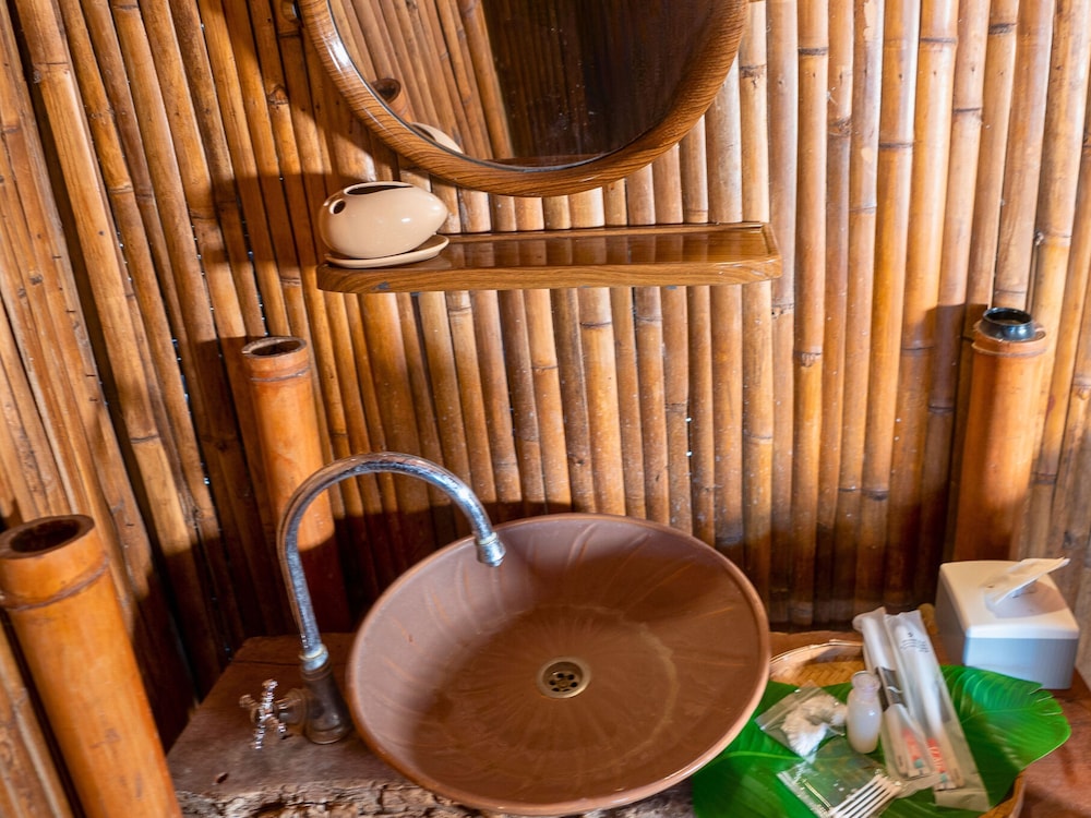 Paree Hut Resort Koh Sichang 14/43